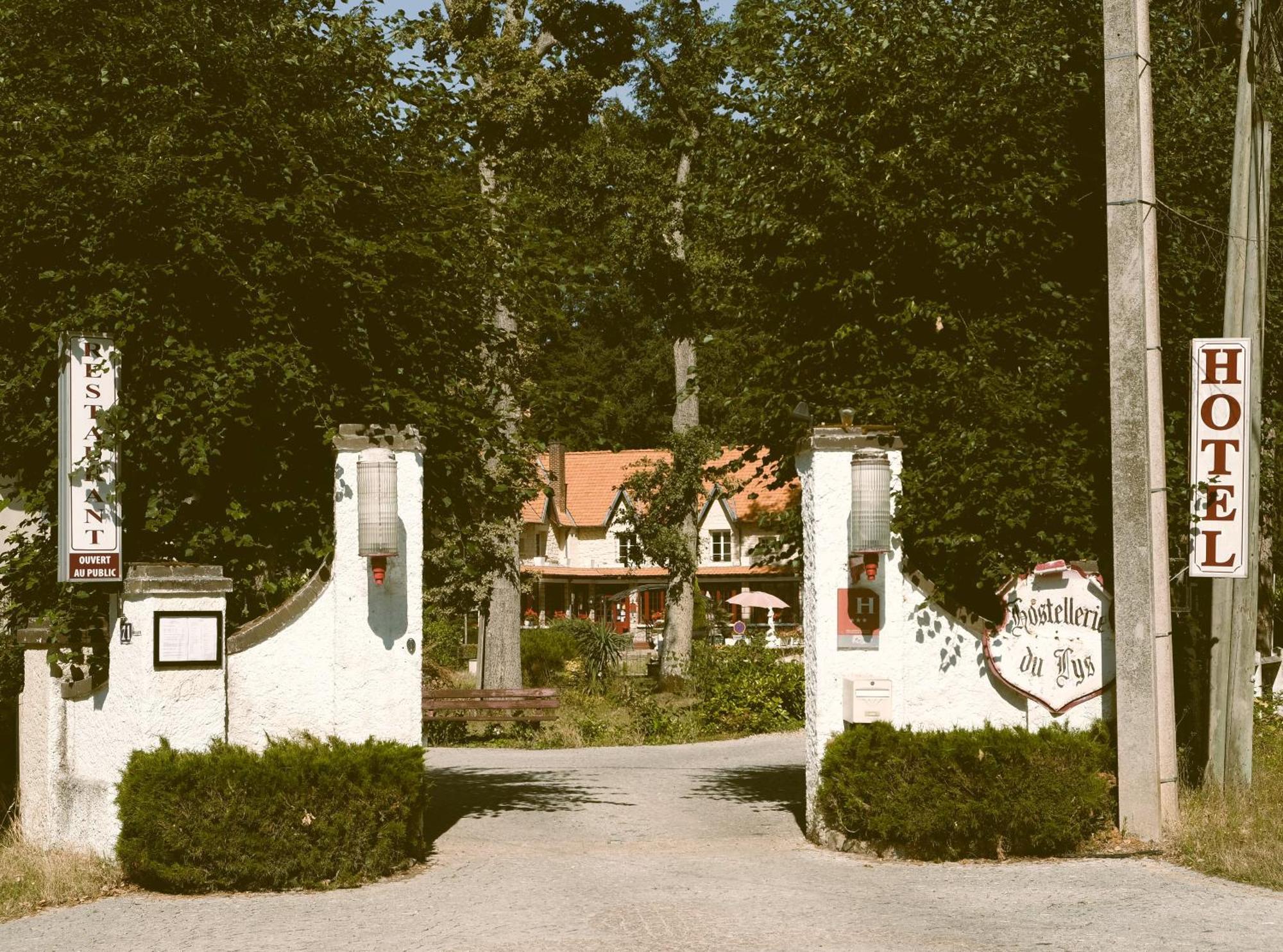 Hostellerie Du Lys Lamorlaye Zewnętrze zdjęcie