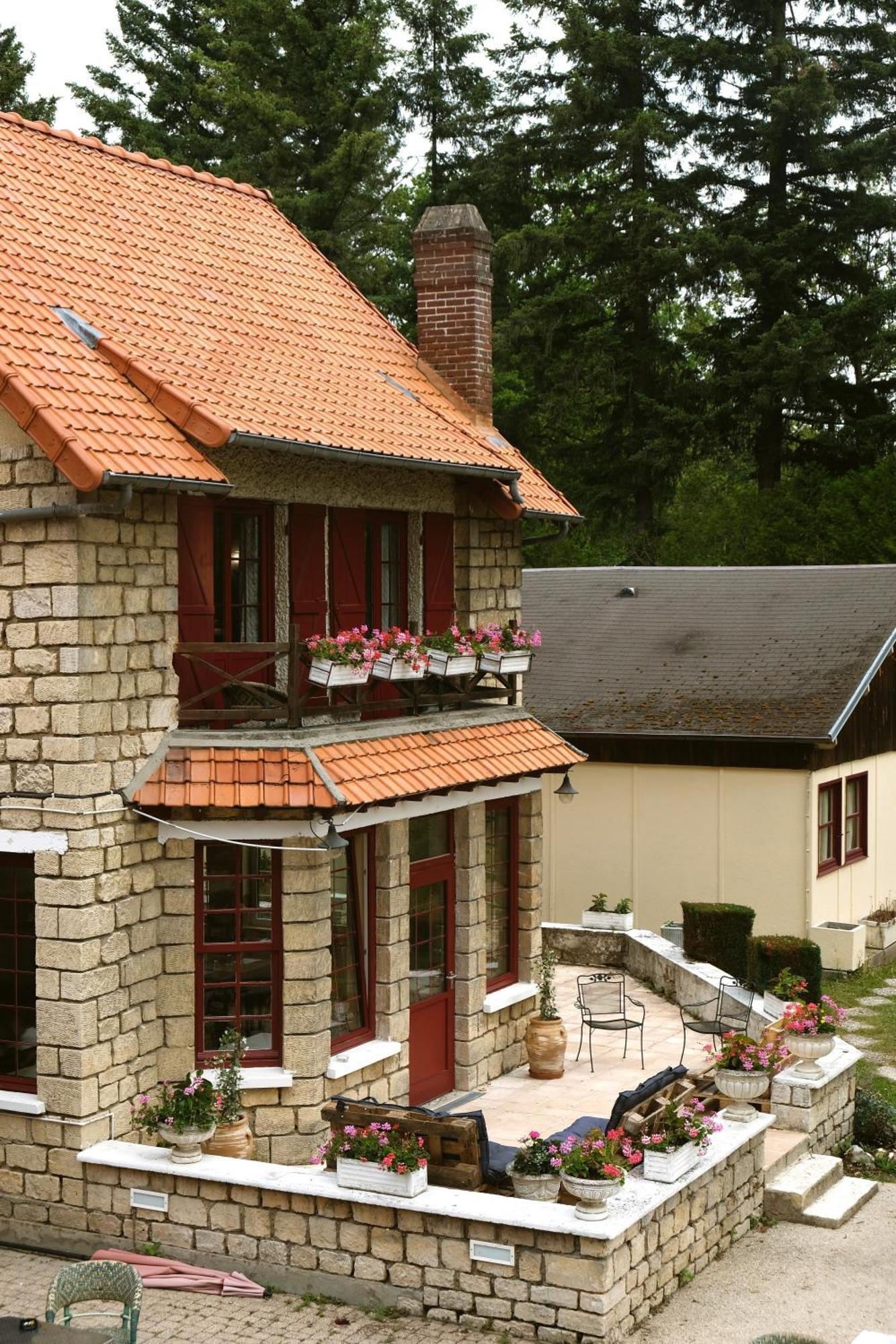 Hostellerie Du Lys Lamorlaye Zewnętrze zdjęcie