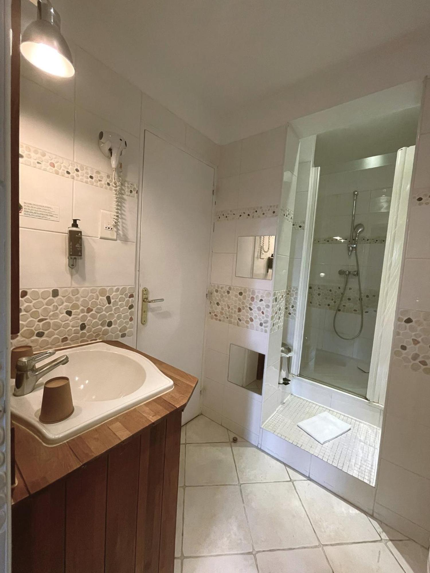 Hostellerie Du Lys Lamorlaye Zewnętrze zdjęcie