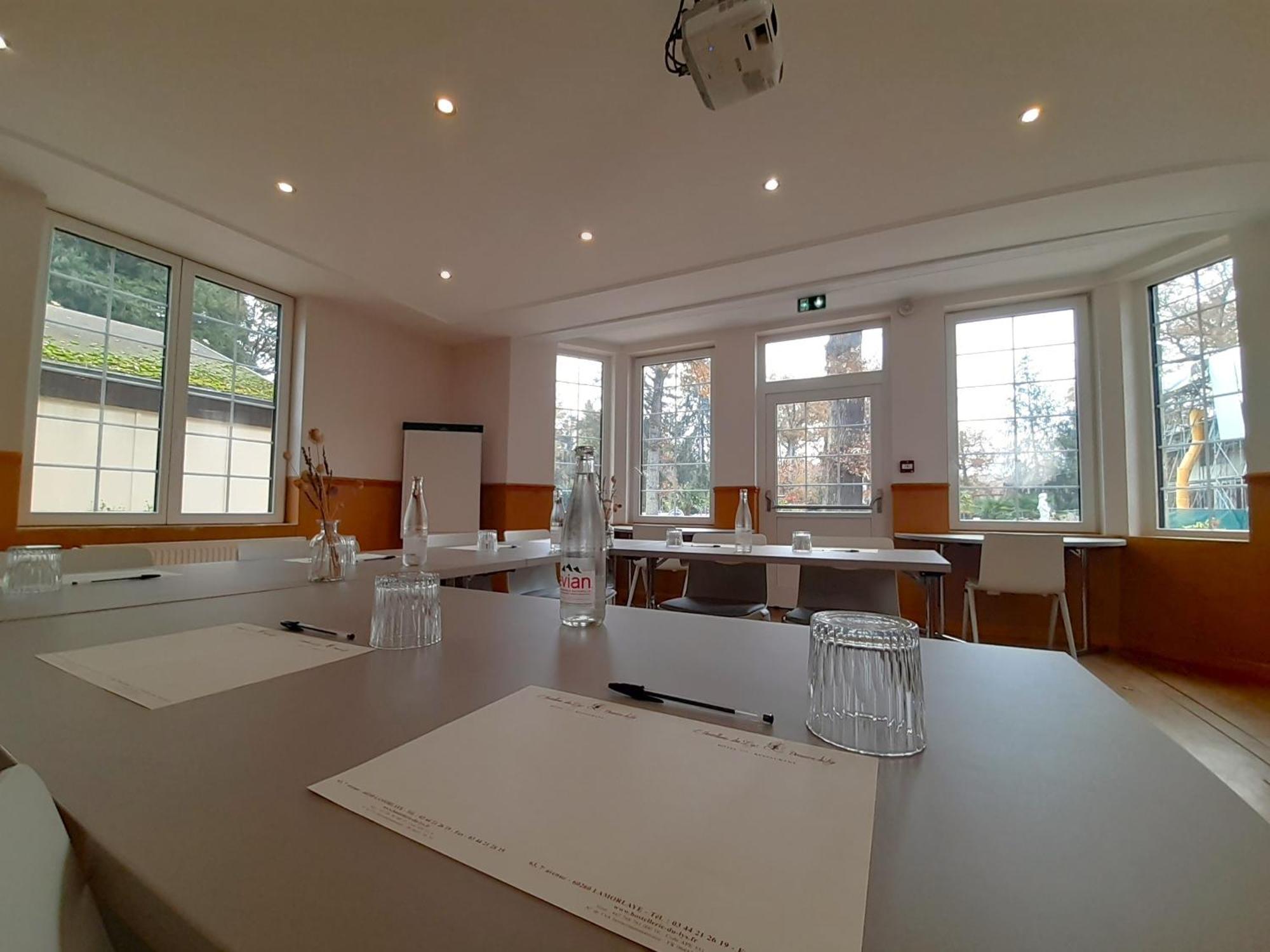 Hostellerie Du Lys Lamorlaye Zewnętrze zdjęcie