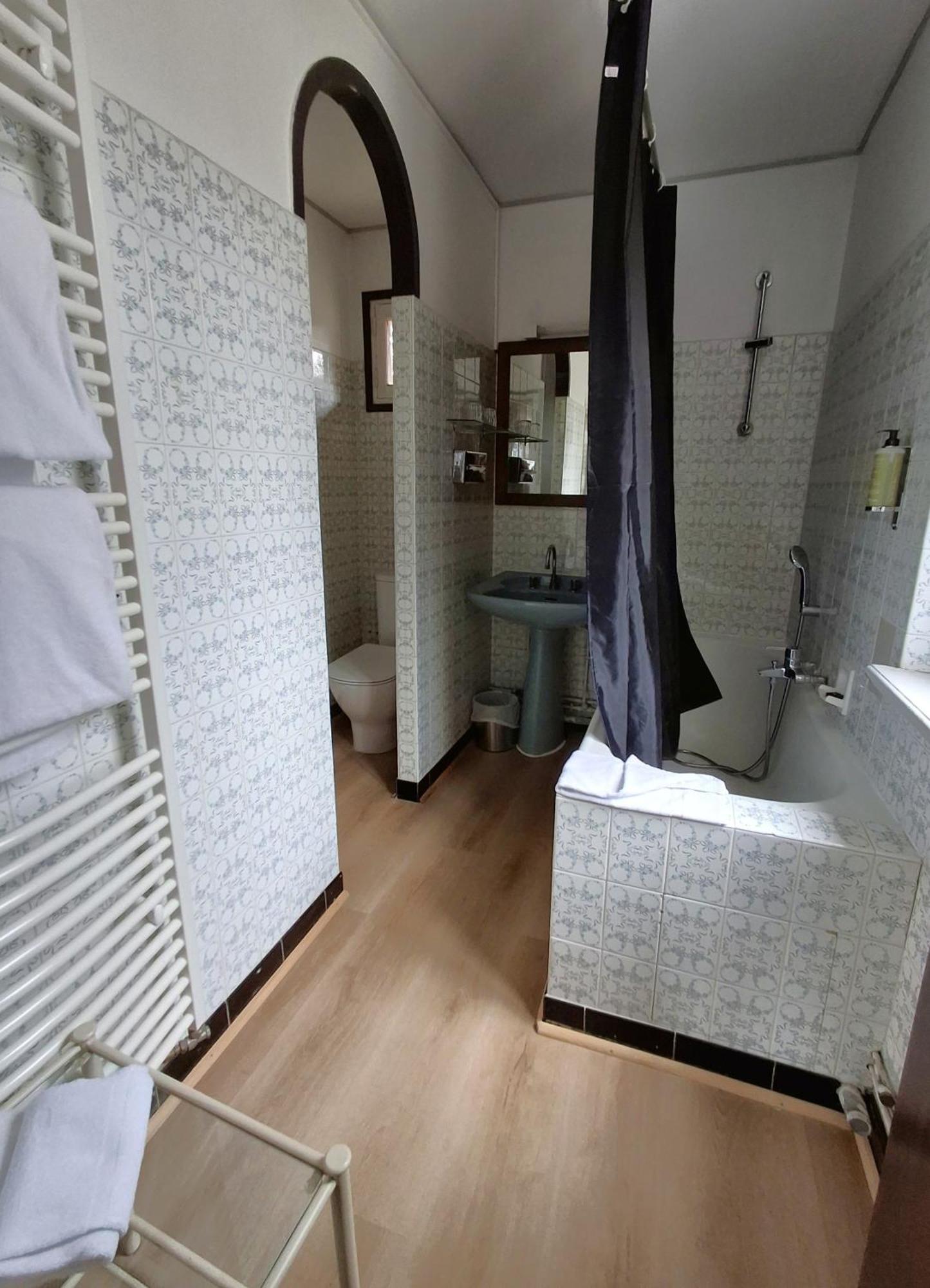 Hostellerie Du Lys Lamorlaye Zewnętrze zdjęcie