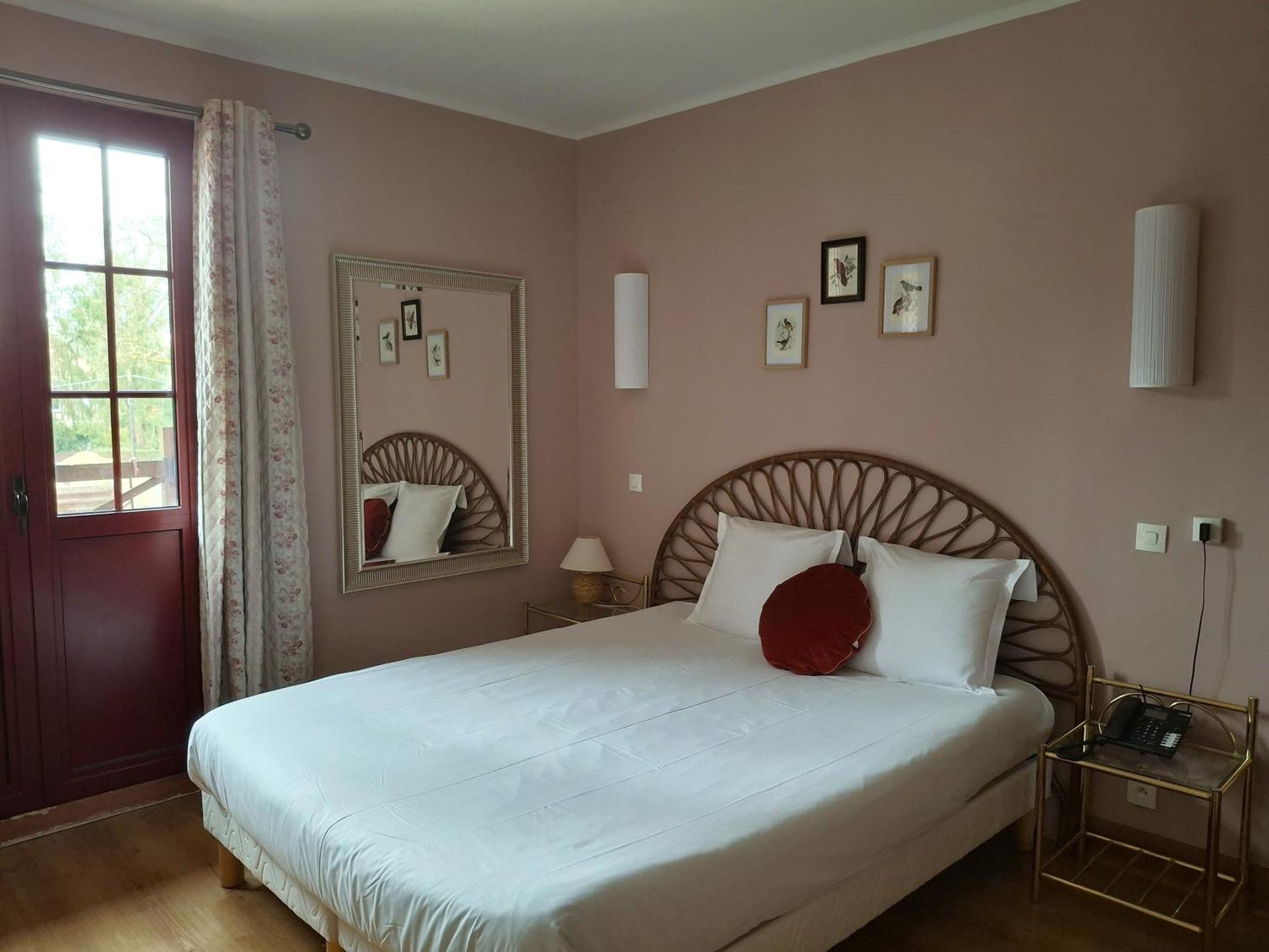 Hostellerie Du Lys Lamorlaye Zewnętrze zdjęcie