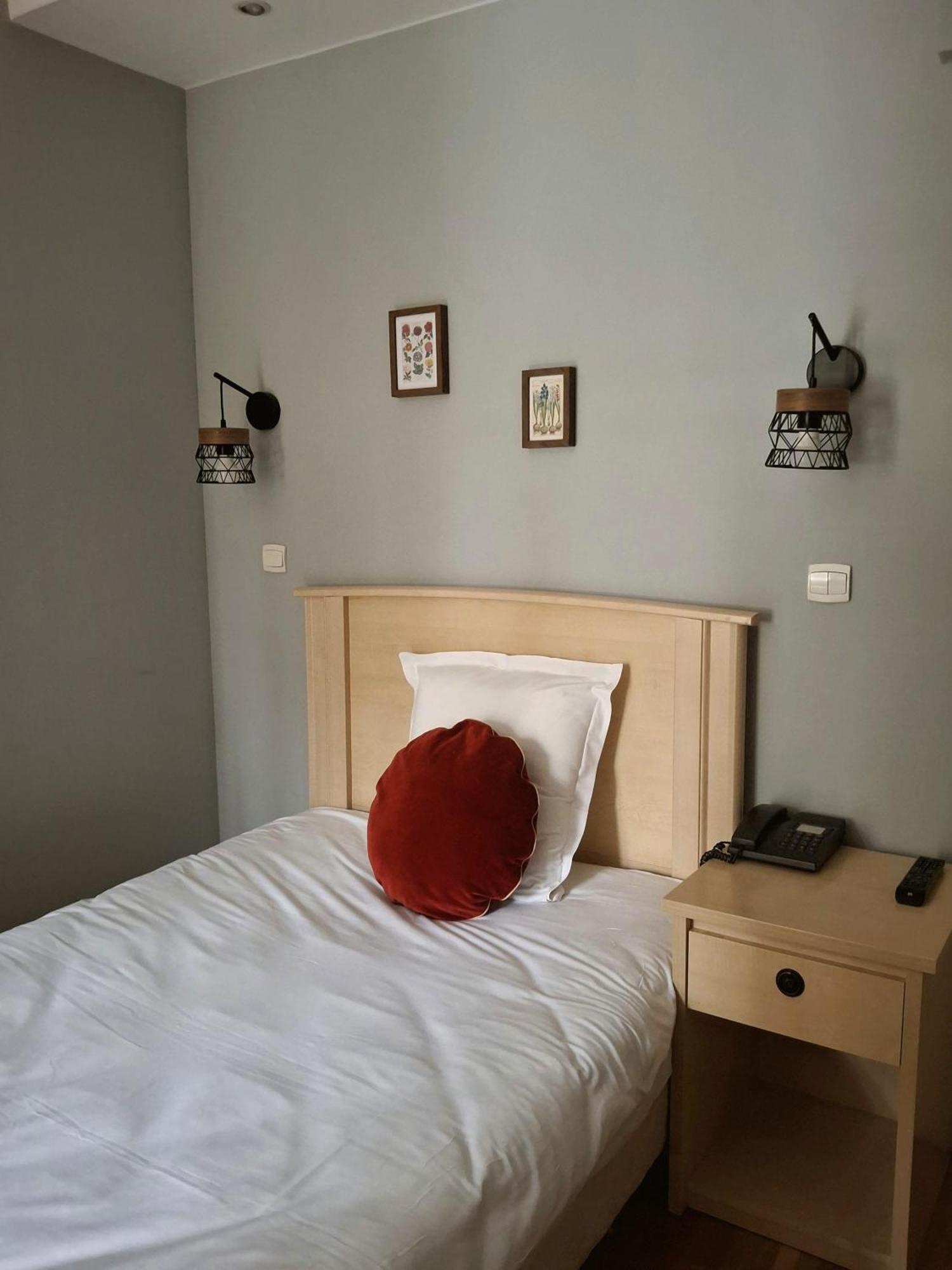 Hostellerie Du Lys Lamorlaye Zewnętrze zdjęcie