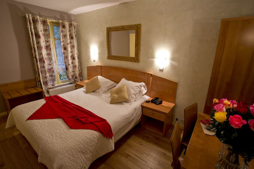Hostellerie Du Lys Lamorlaye Zewnętrze zdjęcie