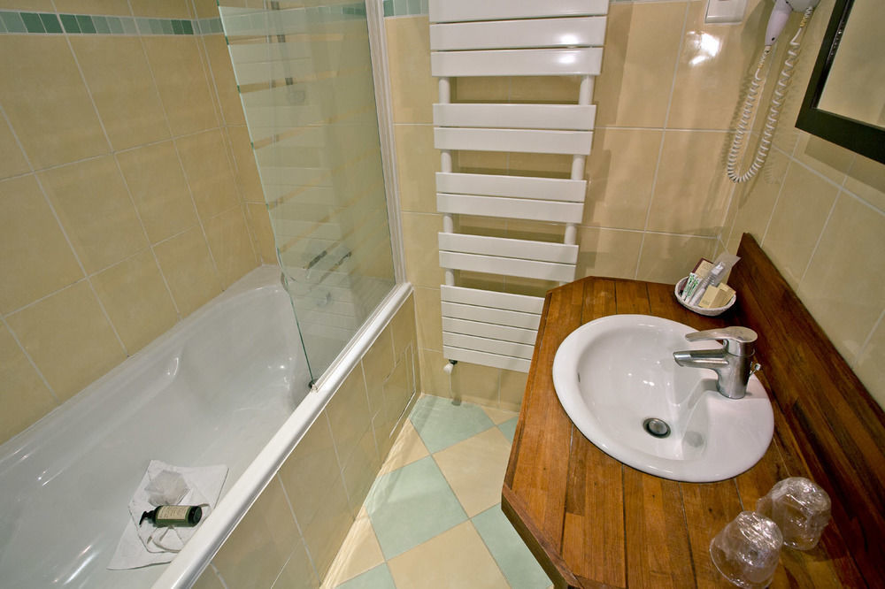 Hostellerie Du Lys Lamorlaye Zewnętrze zdjęcie