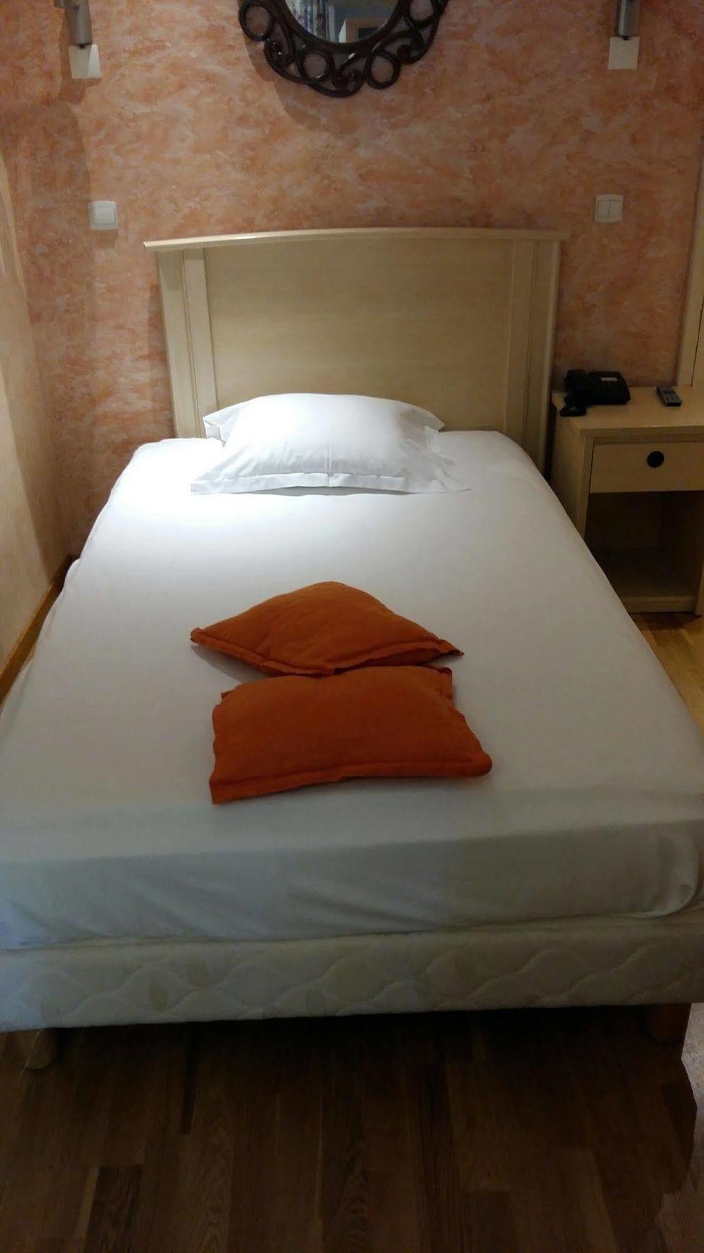 Hostellerie Du Lys Lamorlaye Zewnętrze zdjęcie