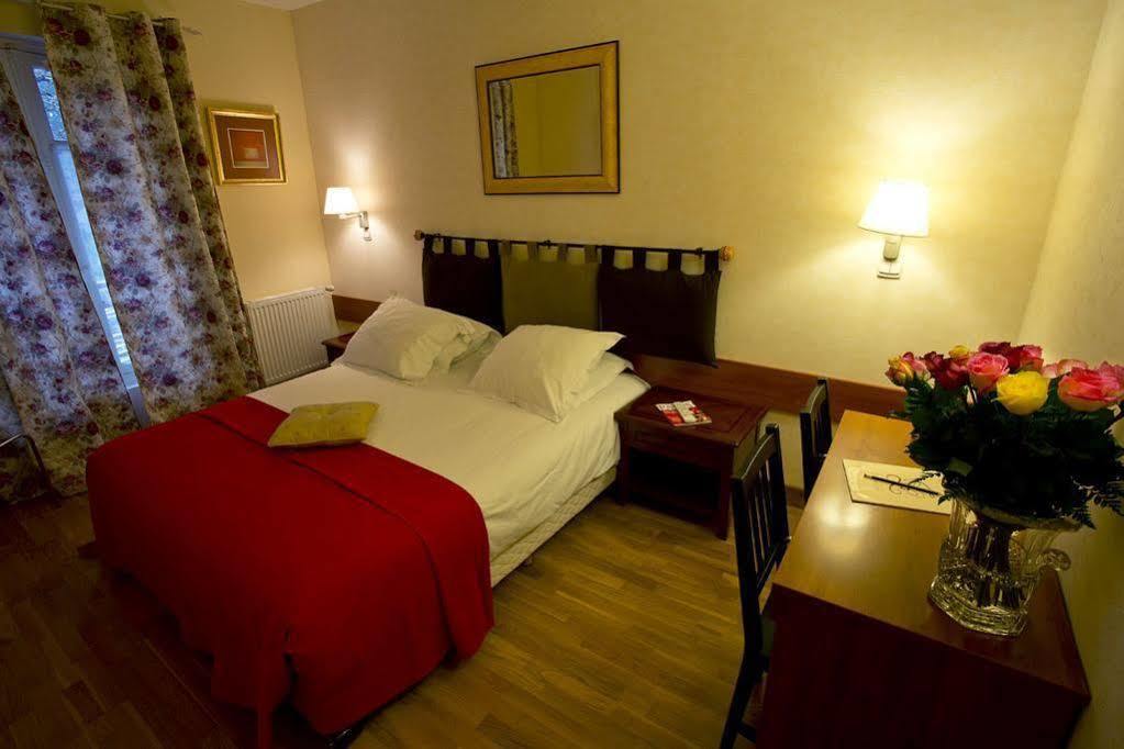 Hostellerie Du Lys Lamorlaye Zewnętrze zdjęcie